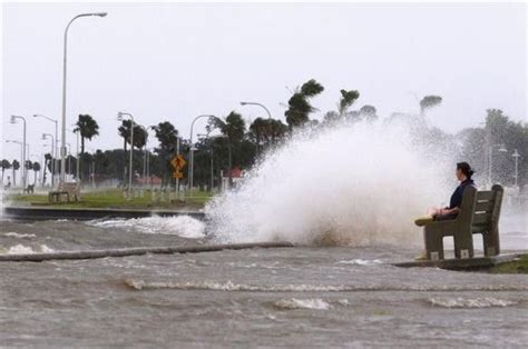 Hurricane Isaac 2012: Fierce Winds, Heavy Rains Strike Gulf Coast; Weather Forecasts Predict ...