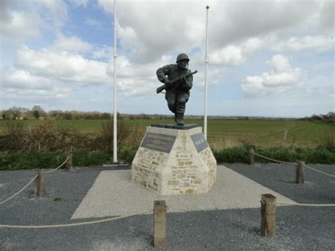 Lt Richard Winters Statue Utah Beach - D-Day Tours of Normandy