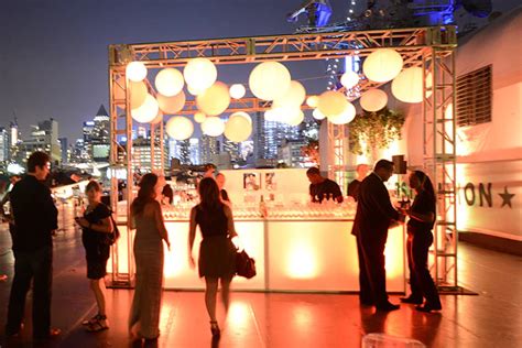 16 Eye-Catching Bar Designs for Events