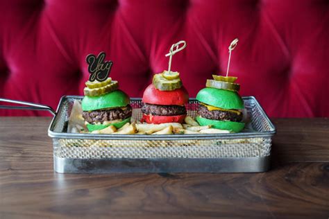 Chicago’s Most Decked-Out Holiday Pop-Up Bars – CHICAGO FOOD AUTHORITY