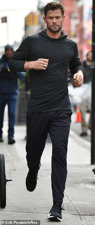 Chris Hemsworth films a commercial for Hugo Boss in New York | Daily ...