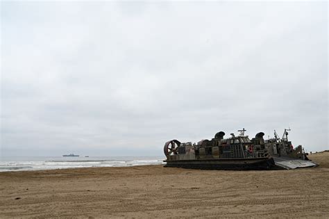 DVIDS - Images - 15th MEU Marines, Sailors return from seven-month deployment [Image 7 of 8]