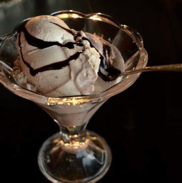 Milo Ice Cream Recipe - Serving Ice Cream