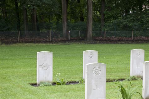 Lindsay Douglas Anderson - Online Cenotaph - Auckland War Memorial Museum