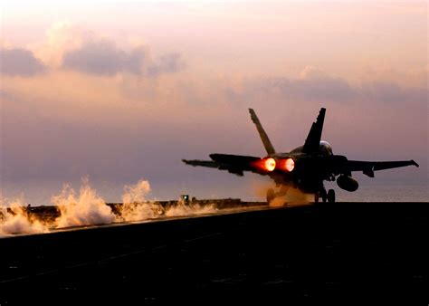 125 McDonnell Douglas F/A-18 Hornet HD Wallpapers | Background Images - Wallpaper Abyss