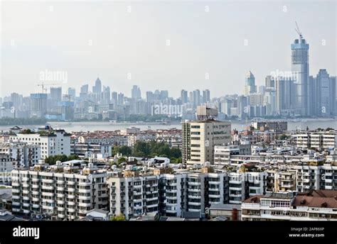 Wuhan China Skyline Stock Photos & Wuhan China Skyline Stock Images - Alamy