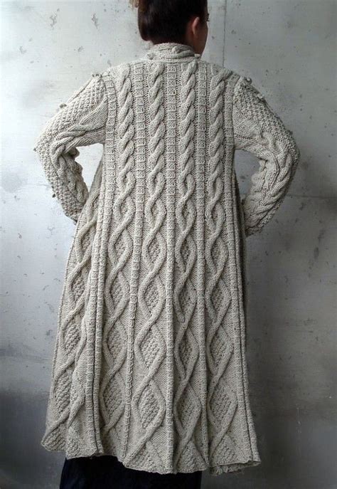 Lange gestrickte Jacke Strickjacke Beige-Kabel von Uniquebethea Mehr Knitting Designs, Knitting ...