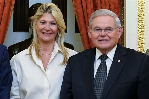 Sen. Menendez, wife indicted on bribe charges as probe…