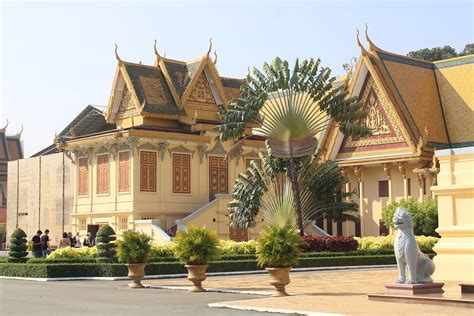 A complete guide to visiting Phnom Penh's Royal Palace