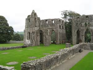 Dundrennan Abbey © Josie Campbell cc-by-sa/2.0 :: Geograph Britain and Ireland