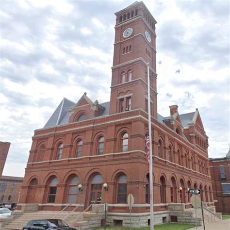 'Lee County Courthouse' by Mifflin E. Bell in Keokuk, IA (Google Maps)