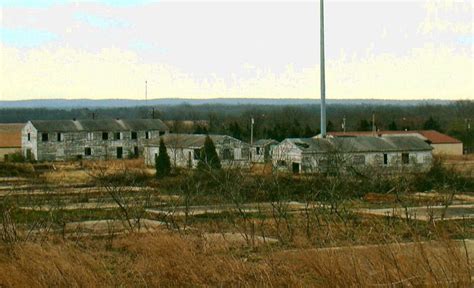 Remains of barracks buildings at Fort Chaffee; 2009 | Haunted places, Chaffee, Farmland