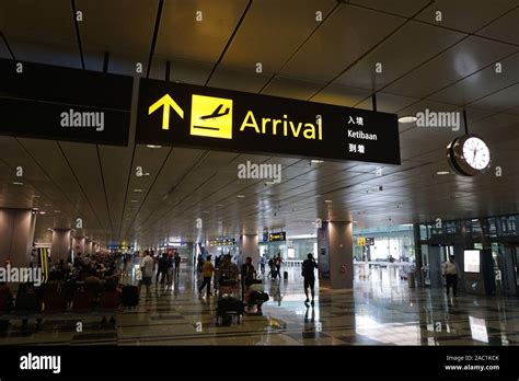 arrival signboard at Changi airport, Singapore Stock Photo - Alamy