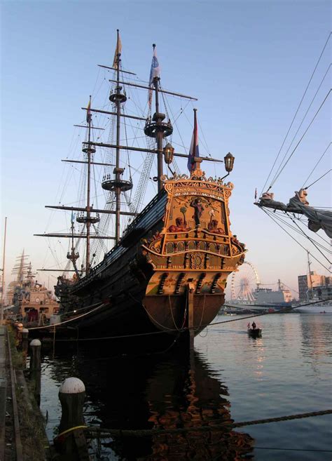 The big replica ship Prins Willem 1650. Recently went up in flames. : r/Archaeology