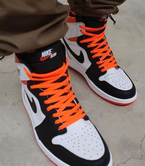 Air Jordan 1 Retro High Electro Orange 555088-180 | SneakerNews.com