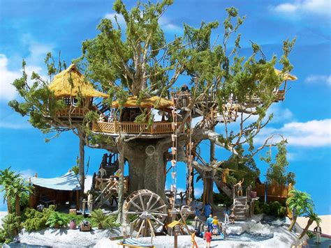 MIKE COZART DESIGN AND MODEL: SWISS FAMILY ROBINSON TREEHOUSE MODEL ...