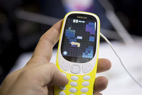 Rebooted Nokia 3310 steals the show at exhibition of mobile tech | New Scientist