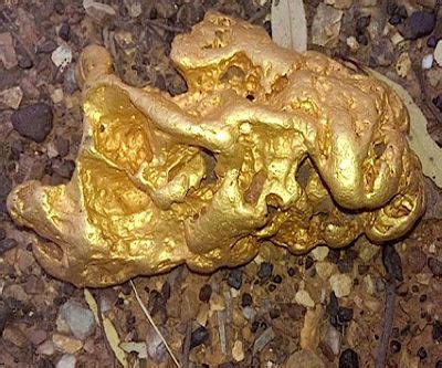 Lucky Aussie prospector finds massive 2kg gold nugget - MINING.COM