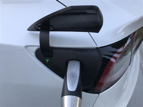 New Model 3 photos surface, pointing to 300+ mile range and interior details