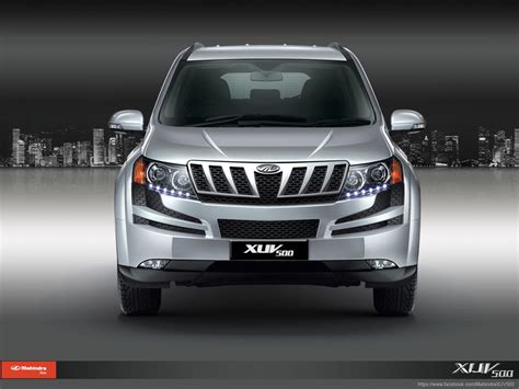 Mahindra XUV 500 Review, Price, Features, Performance, Models, Mileage, Colors Available