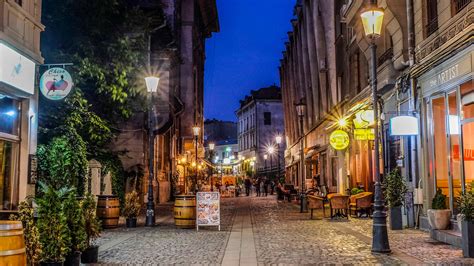 Bucharest tour by night - RomaniaTourStore