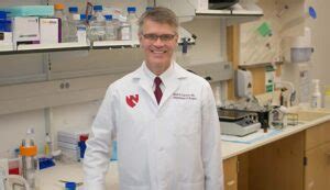 Dr. Carlson to direct Center for Advanced Surgical Technology | Newsroom | University of ...