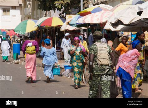 Gambia traditional clothing hi-res stock photography and images - Alamy