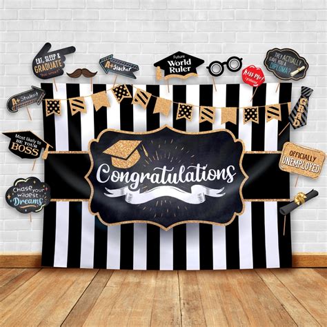 Printed Photo Booth Cards & Backdrop of Graduation Theme – Glittery Garden