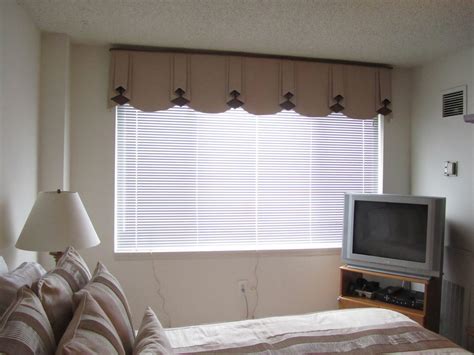 Resemblance of Contemporary Window Valances | Modern window coverings, Bedroom valances ...