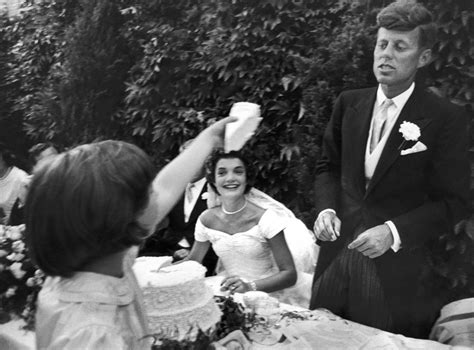 26 Candid Photographs From the Wedding of John F. Kennedy and Jacqueline Bouvier in 1953 ...