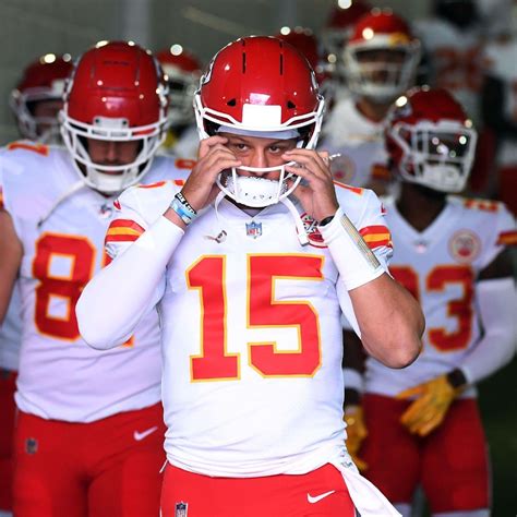 Patrick Mahomes Clears Concussion Protocol, But Chiefs' Struggles ...