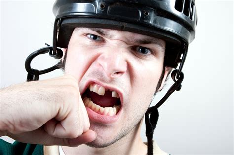 How to Choose the Best Hockey Mouthguard | SISU