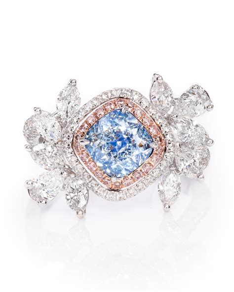 Blue Diamond Jewelry in HK - Blue Diamond Pendant – M&B