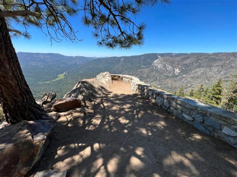 Hiking in Yosemite: The Mariposa Grove of Giant Sequoias - Top Down ...