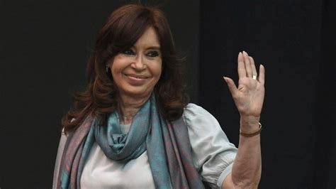 Argentina ex-leader Cristina Fernandez to run for vice-president - BBC News