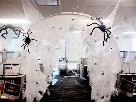 How to Decorate Office for Halloween Celebration