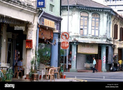 street scene, little india singapore Stock Photo - Alamy