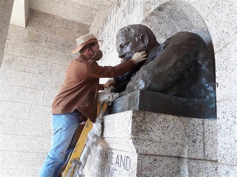 On with his head! Rhodes Memorial statue gets repaired | The Citizen