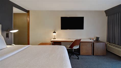 Hotel with 24/7 Airport Shuttle near CVG Airport