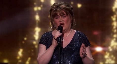 Susan Boyle wins a Golden Buzzer with stunning "Wild Horses" in America ...