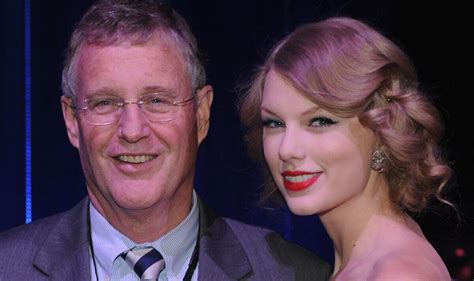 Who is Taylor Swift's dad Scott? He loves Travis Kelce but has a very ...