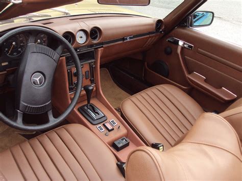 1973-Mercedes-450SL-Convertible-interior.gif (700×525) | Träume