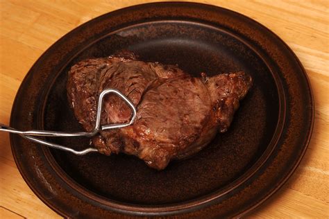 2 Ways to Cook Rib Eye Steak in the Oven So It's Tender, According to a Chef | Livestrong.com ...