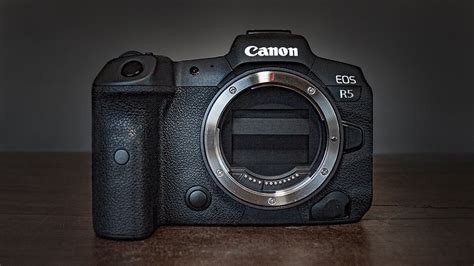 Canon EOS R5 review | Graphic design | Briefly