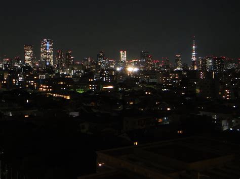 Downtown Tokyo skyline at night | Matt Kieffer | Flickr