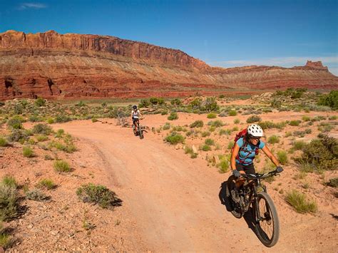 Moab Mountain Biking Guide | Beginners and Moderate | Adventure West