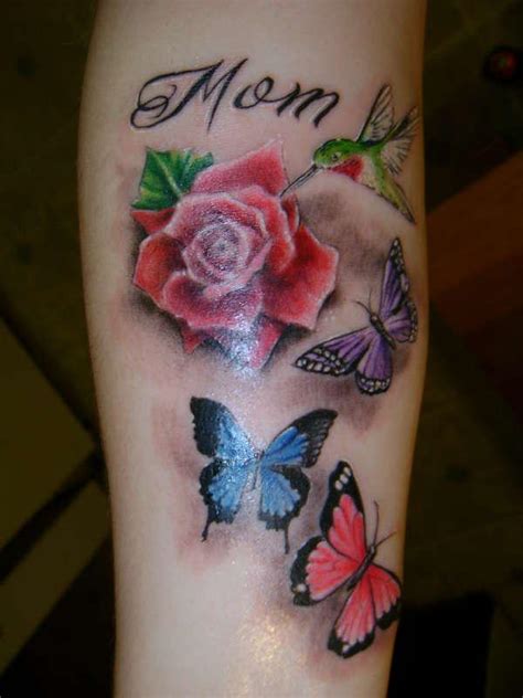 30 Lovely Mom Tattoos - SloDive