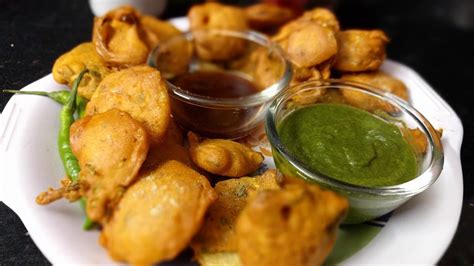 Baingan/Aloo/Onion Bhajiye Recipe - How to Make Bringal Fry - Begun ...