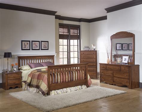 Carolina Furniture Crossroads 4 Piece Slat Bedroom Set in Brown Cherry