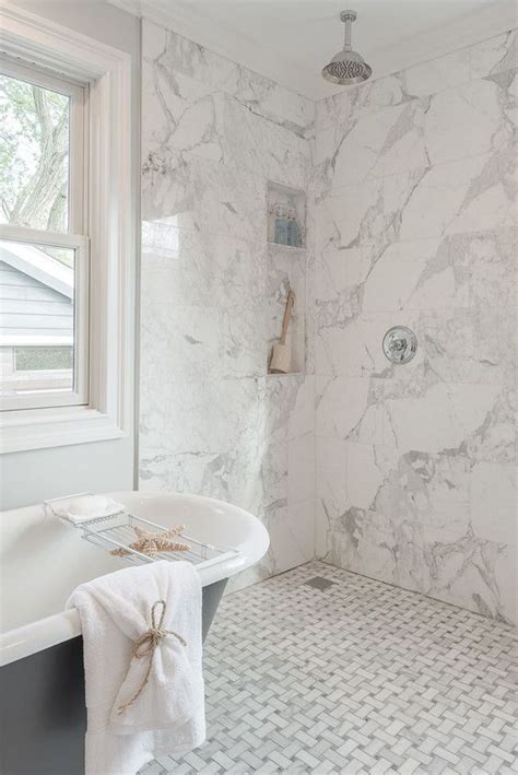 25 Ways To Mix And Match Tiles In Bathrooms - DigsDigs